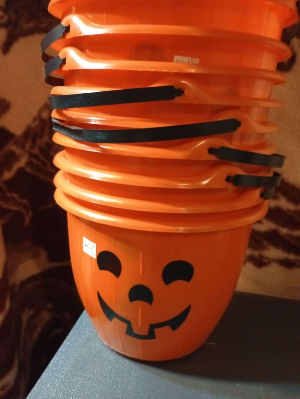 11 Vintage Jack o Lantern Treat Bucket Pails + 1982 Halloween Carolina Ent.