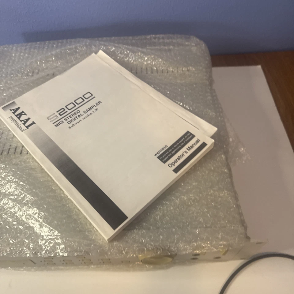 Vintage Akai S 2000 Midii Stereo Digital Sampler. - Image 2 of 4
