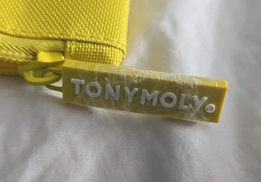 Bolsa de maquillaje TonyMoly amarilla julio 2025 nueva sin etiquetas  Foto 2 de 3