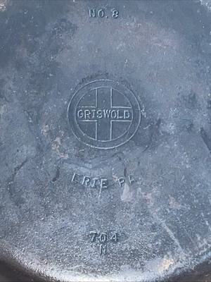 Griswold No. 8 Cast Iron Skillet 10.5'' 704N 704 N Erie PA Small Block Logo
