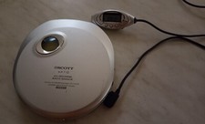 Vecchio CD player portatile SCOTT