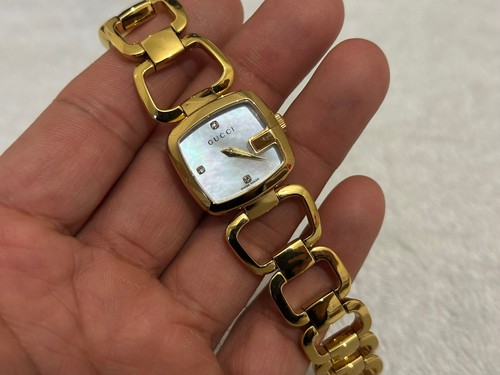 gucci g-collection ya125513 mother of pearl dial gold ladies classic watch 24mm - Picture 9 of 14