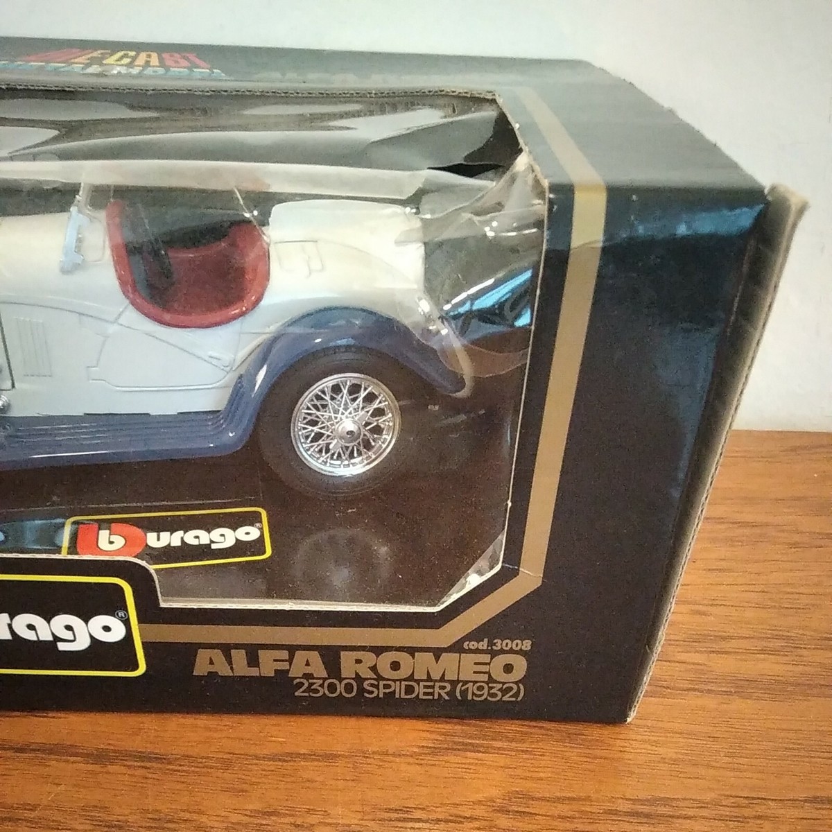 TRES BELLE!! Bburago ALFA ROMEO 2300 SPIDER - 1932 - 1/18 - Cod. 3008 - Boîte! | UK