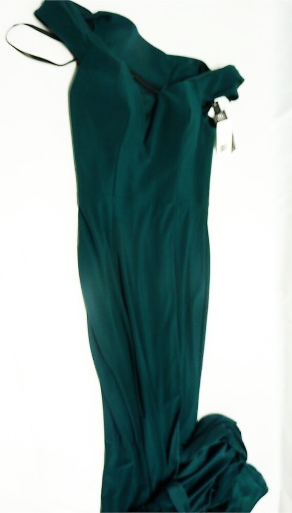 bloomingdales evening long dresses First Look at the Red Carpet Party Runway last Thursday .. How gorgeous are my models in evening gowns from @bloomingdales of bridgwater? These dresses from @macduggal looked great on the runway,
