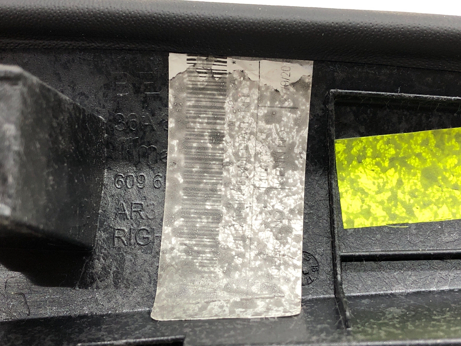 2016-2020 BENTLEY BENTAYGA FRONT RIGHT LOWER A-PILLAR COVER PANEL 36A868204A