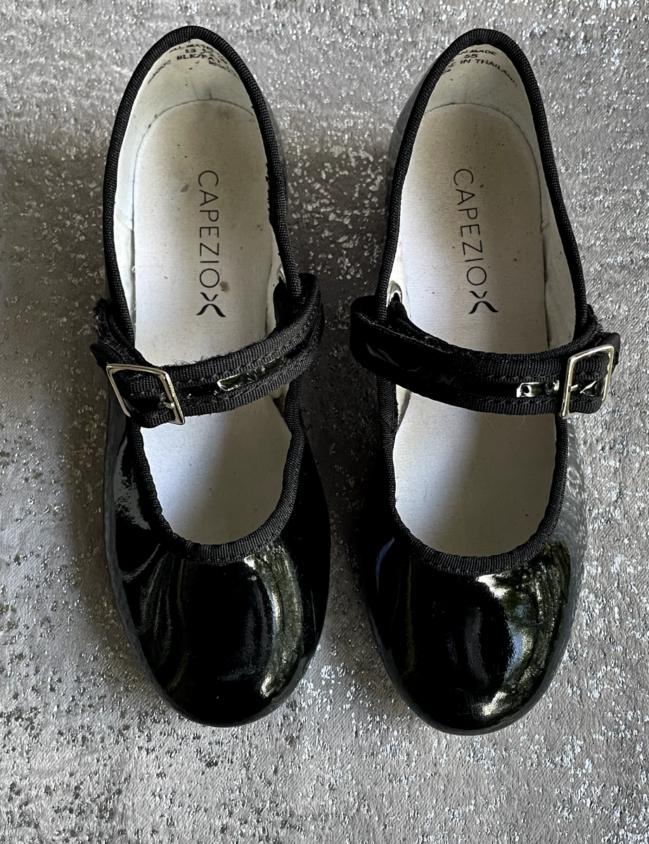 Capezio Mary Jane Shinny Black Tap Shoes Size 13 1/2 Toddler EUC