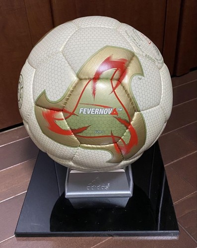 2002 FIFA World Cup Official Ball Adidas Fevernova Size 5 with Display Case - Foto 3 di 6