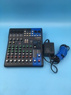 Consola de mezclas de escritorio Yamaha MG10XU de 10 canales con efectos Phantom PA 10B