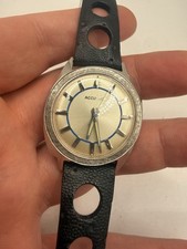 VINTAGE 1965 Bulova Accutron 214 Florentine Bezel RARE Football Case Watch RUNS
