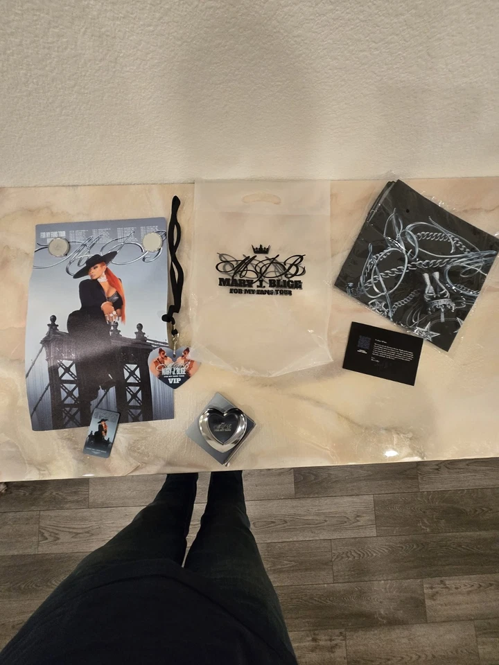 Mary J Blige For My Fans'25 Tour Concert Backstage VIP Package - Image 3 of 4