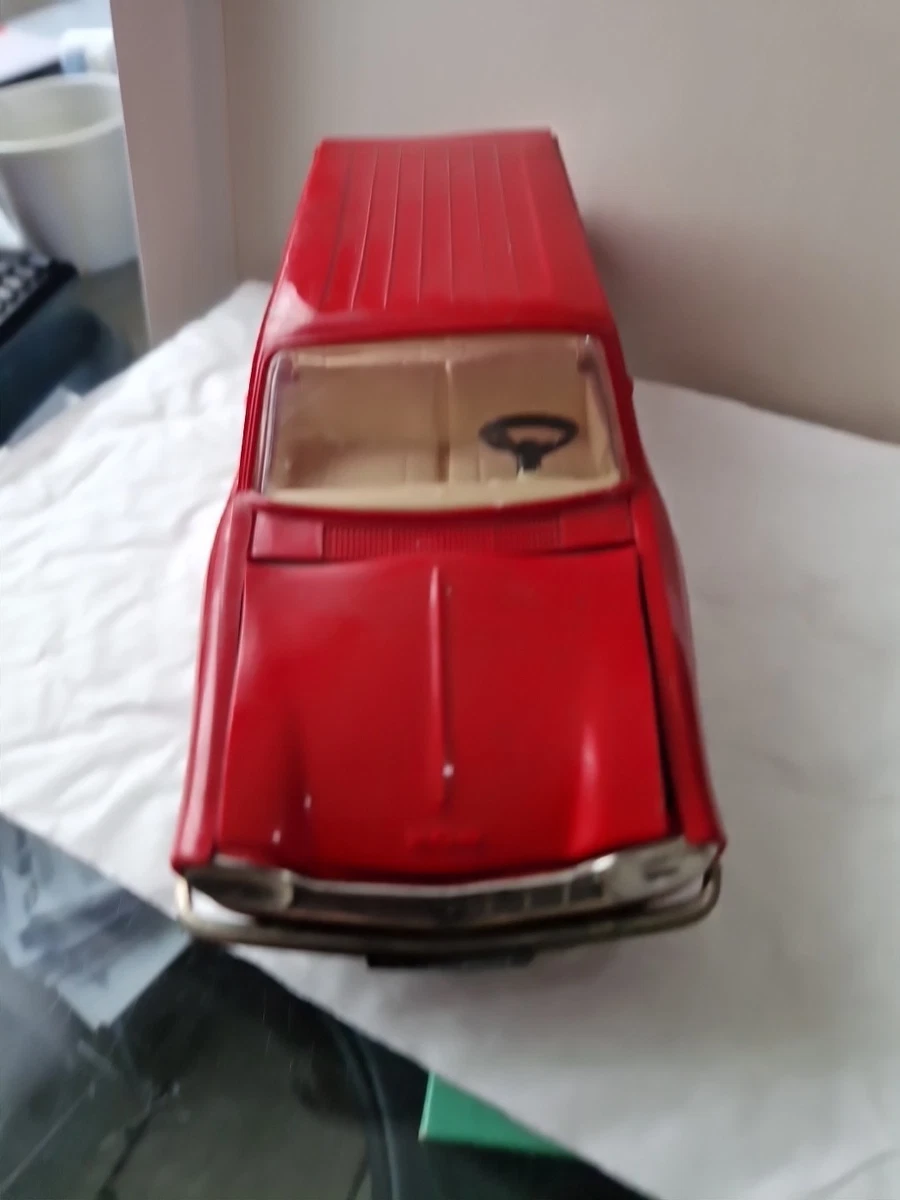 Jouet Voiture Ancienne En Tôle JOUSTRA Rouge – Édition 2002