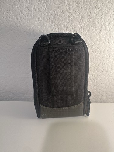 Lowepro Ridge 30 Compact Camera Case - Picture 3 of 7