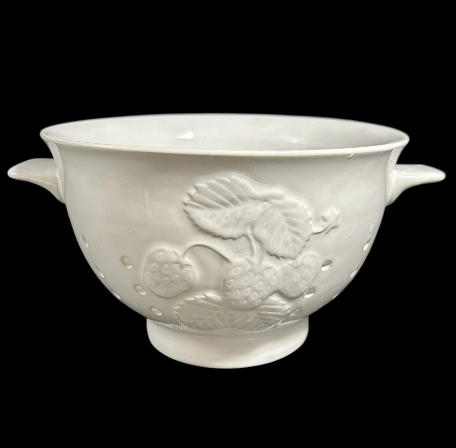 Berry Bowl Embossed Starwberries White Ceramic Colander 8" Round w Handles