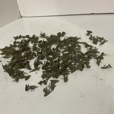 Large Lot Of Plastic Army Men Lot - giant? hong kong? Mixed Lot