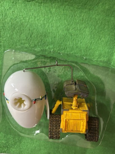 2023 Hallmark Keepsake Disney Pixar WALL-E and EVE Robot 15th Anniversary - Picture 3 of 12