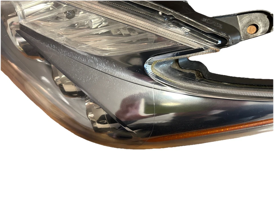 2010-2015 Toyota Prius HID Left Side (driver) Headlight Assembly W/Module Xenon - Image 4 of 4