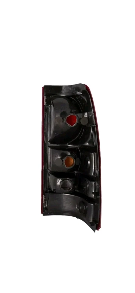 Задний фонарь для правостороннего пассажира 99-03 Chevrolet Silverado GMC Sierra Fleetside - Изображение 2 из 3