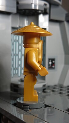 Lego Ninjago Wu Sensei 10th Anniversary Golden Ninja Minifigure