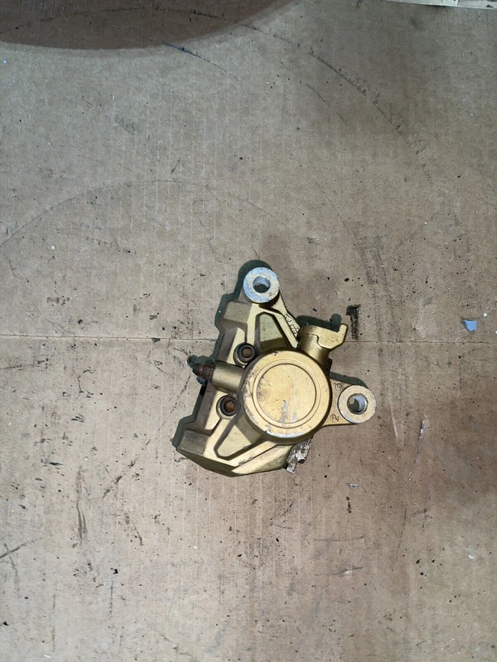 Pinza de freno trasera Yamaha FZ-600 86-88 OEM Foto 4 de 4