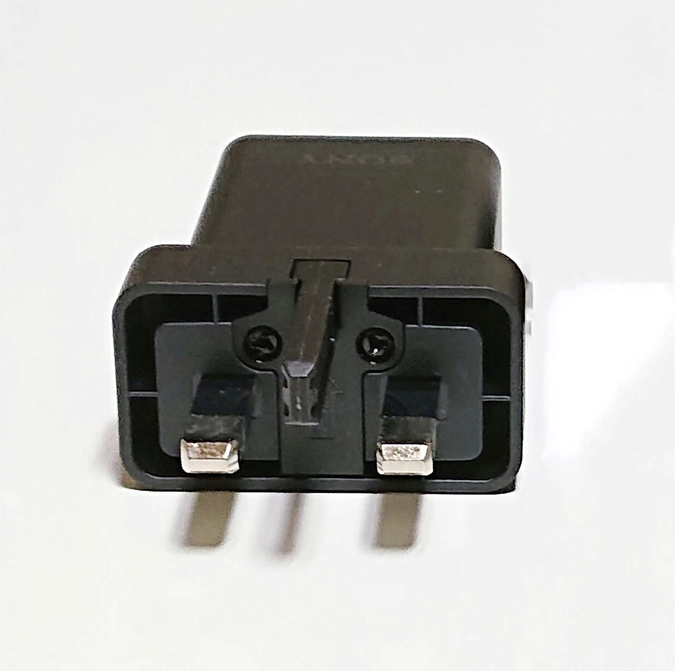 SONY UCH12 USB Charger - There is a slight sign of use - Image 3 of 4