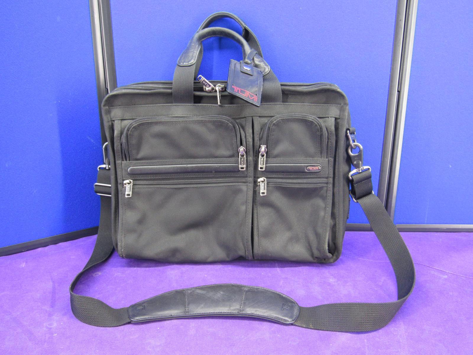 TUMI Essential Gear Grey Black Leather Messenger Bag Laptop 18"13"x6 image 7