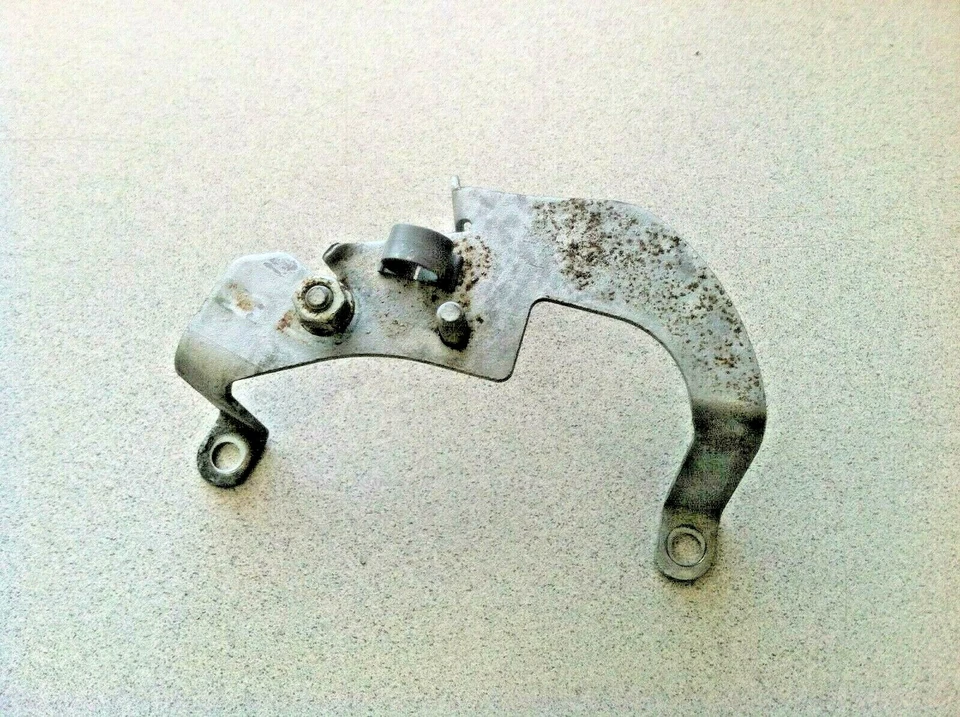 2004-2008 BMW 750i 750Li E65 E66 ~ кронштейн вакуумного насоса двигателя ~ 11667635657	 - Изображение 2 из 3