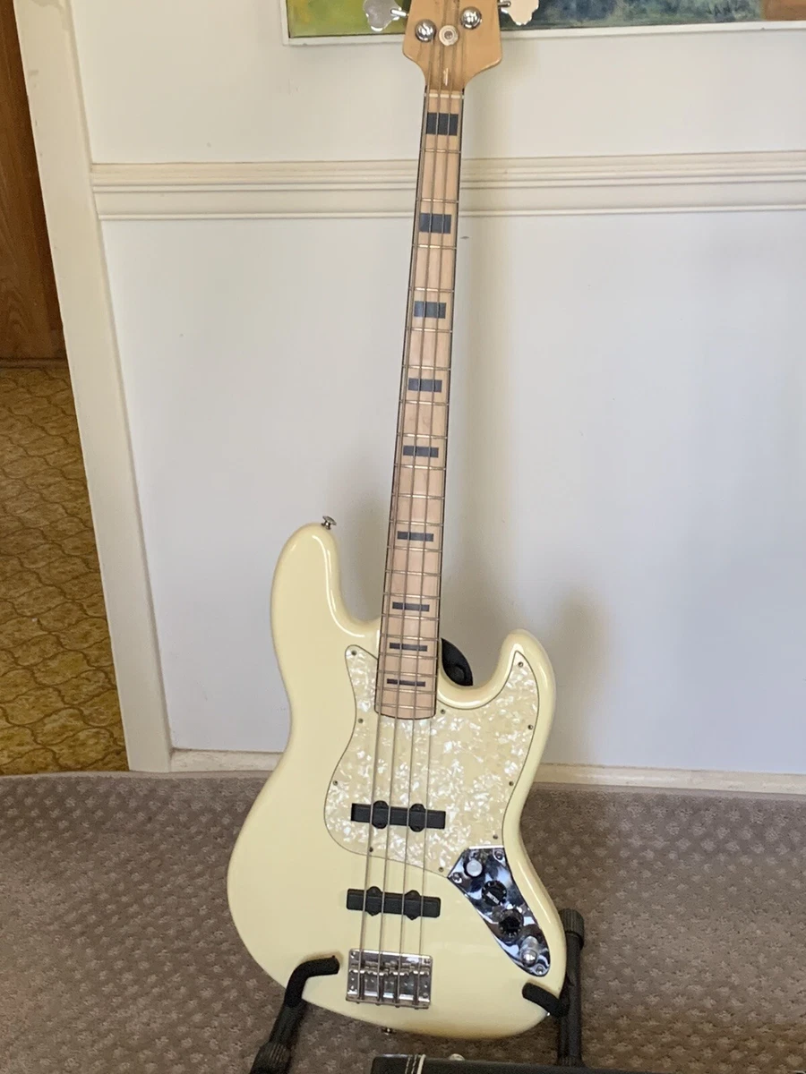 Dame Neoclassicism Custom Electric Bass guitar Ivory In Great Condition W/ Case
