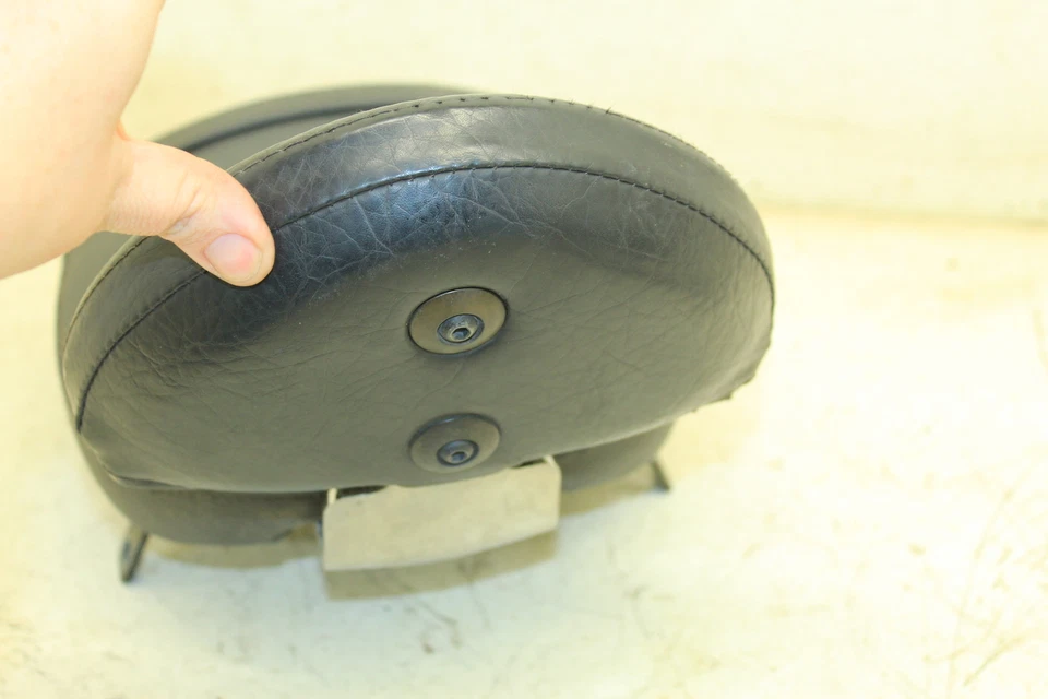 07 VICTORY VEGAS 8 BOLAS ASIENTO TRASERO PASAJERO ALMOHADILLA CON RESPALDO KIT MONTAJE C11 Foto 3 de 4