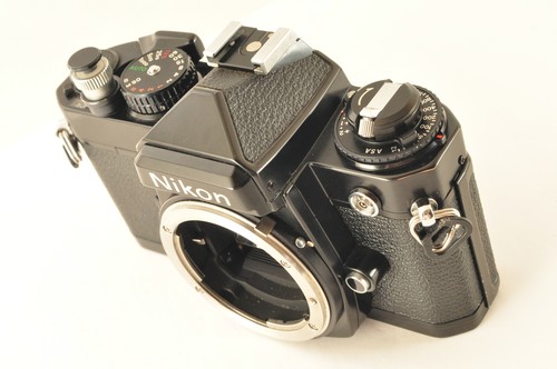 Cámara fotográfica Nikon FE cuerpo negro SLR 35 mm como nueva con aire 50 mm de Japón #1040 - Imagen 3 de 14
