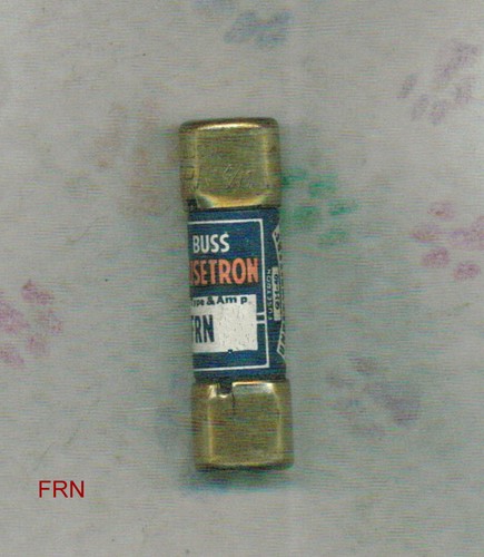 BUSSMANN FRN1/2 FUSE 1/2 AMP 250 VOLT FRN 1/2 - 第 1/1 張圖片