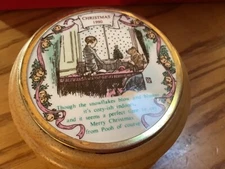 Willitts Galleries winnie  Pooh Christmas 1990 limited edition music box Disney