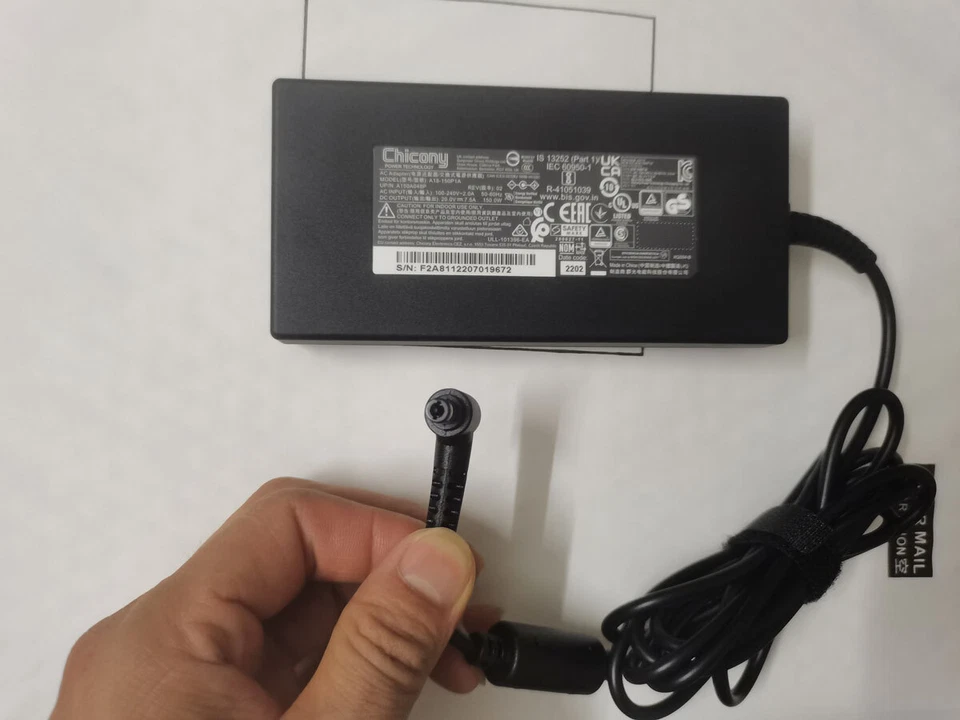 Adaptador de CA Chicony 20V 7.5A A18-150P1A 150W 5.5mm para GIGABYTE G5 MF5-H2US354KH Foto 2 de 4