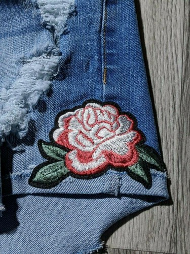 No Boundaries Junior Size 5 Floral Patch Distressed Button Fly Denim Jean Shorts - Picture 5 of 12