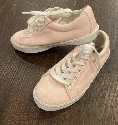 girls white canvas sneakers