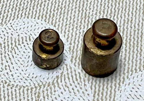 OHaus Weight Set 11 Brass Weights - 2 to 1000 Grams Gray Plastic Case - Picture 14 of 14