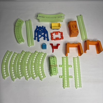 Thomas & seine Freunde 2017 Track Master Glowing Glow In The Dark Zugset