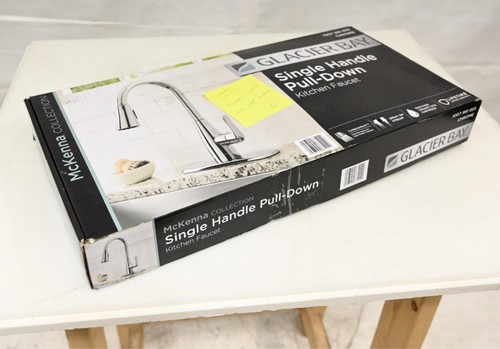 Robinet de cuisine pulvérisateur extractible à une poignée Glacier Bay HD67726W-1201 McKenna - Photo 4/9