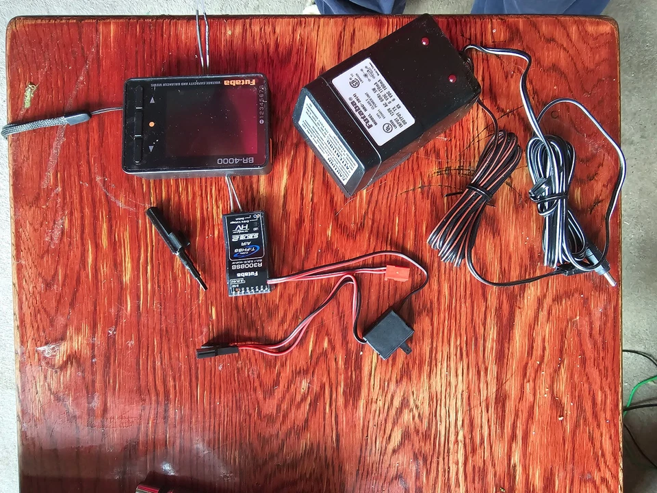 Radio Helicóptero Transmisor Futaba 12K 14Ch T-FHSS/S-FHSS/Receptor R3008SB Foto 2 de 3