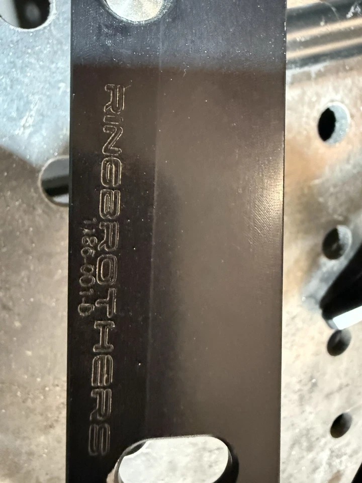 Bisagras de capó Malibu Billet 1979 y cuerpo G Foto 3 de 4