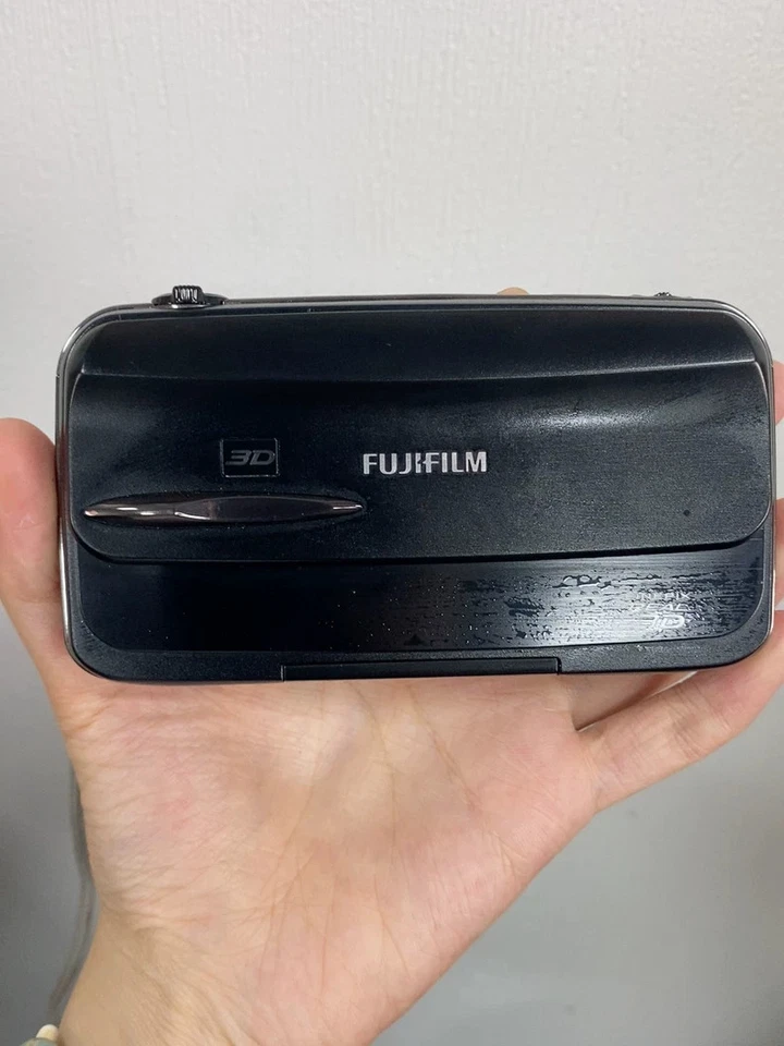 Fujifilm Finepix W3 Real 3D Compact Digital Camera Twin CCD Tested Working - Image 3 of 4