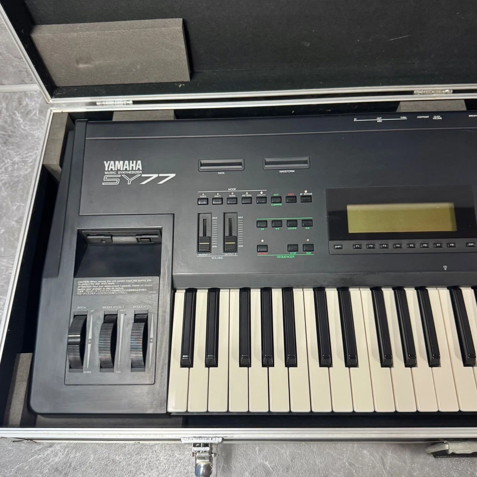 Yamaha SY77 FM AWM Hybrid Synthesizer Keyboard 61-Key w/ Hard Case Japan - Image 4 of 4