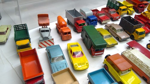 HUGE Vintage Lesney Matchbox 85 piece lot-Most EXCELLENT CONDITION w/Case (D133) - Picture 10 of 23