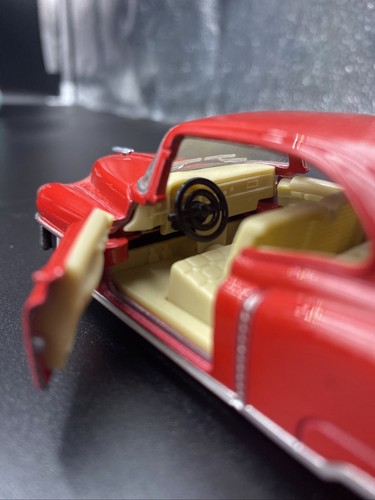 Kinsmart - 1:43 Scale Model 1953 Cadillac Series 62 Coupe Red (BBKT5339DR) - Picture 2 of 4