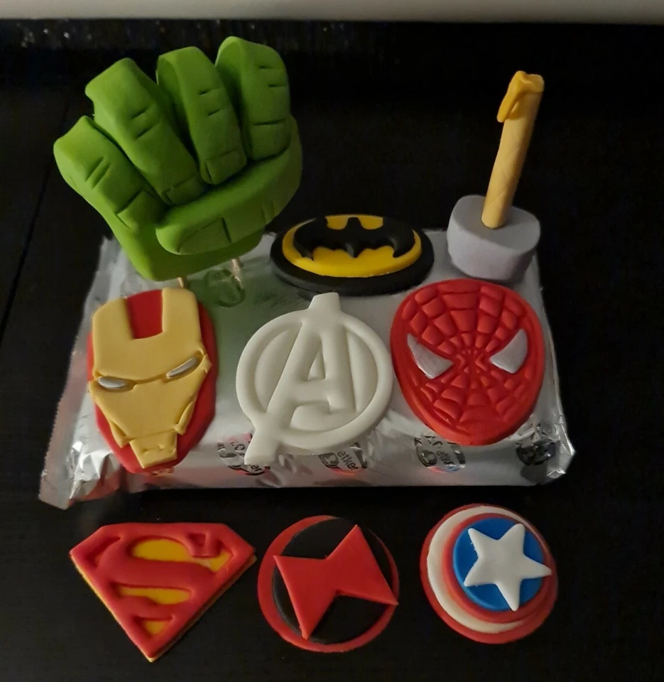 Handmade 9 Edible Superhero Avengers Marvel unofficial cake topper set