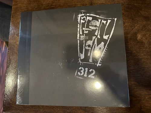 Pearl Jam Vault #2 Vic Theatre Chicago 8/2/2007 Vinyl, New and Sealed - Picture 1 of 3