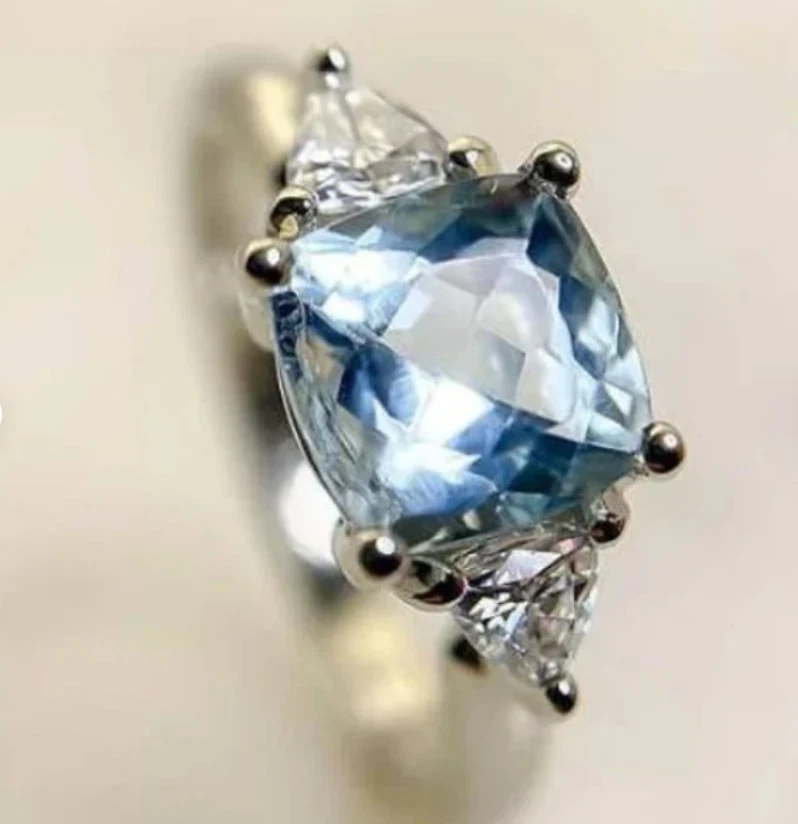 Anillo de compromiso aguamarina corte trillón moissanita banda de malezas anillo de piedras preciosas Foto 3 de 4