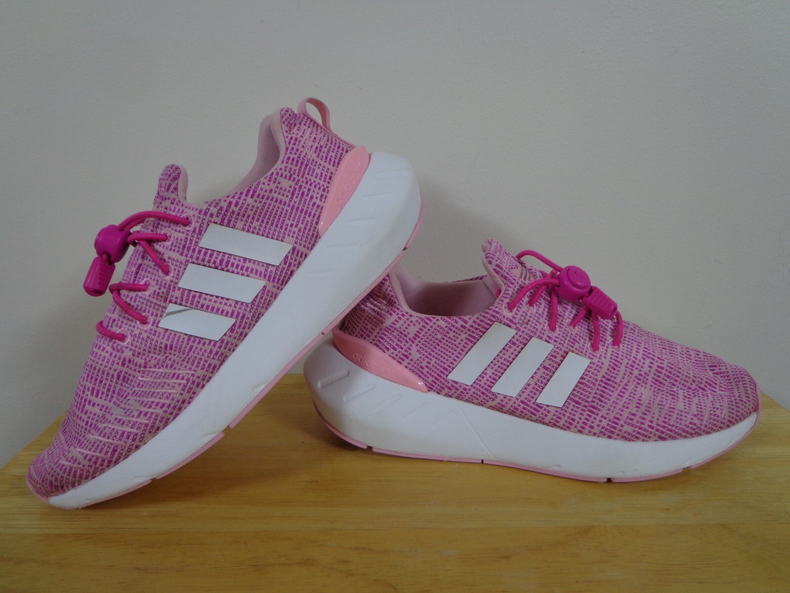 Adidas Slip-on Athletic Girl’s Shoes Pink-White Color Size 4 Adidas Slip-on Athletic Girl’s Shoes Pink-White Color Size 4