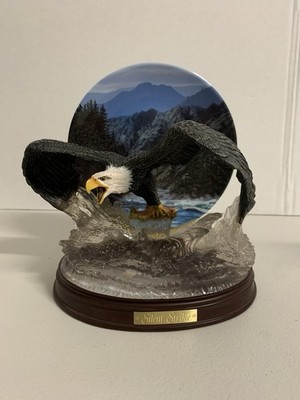 The Bradford Exchange Force of Nature Silent Strike Bald Eagle Figurine LE