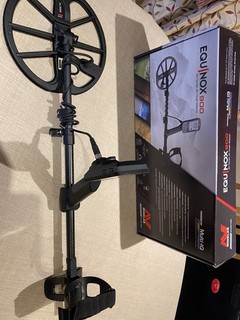 Minelab Equinox 900 Metal Detector with 11inch coil