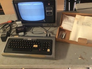 Vtg Computer TRS-80 Video Display Monitor with Keyboard w/ Keyboard & Interface
